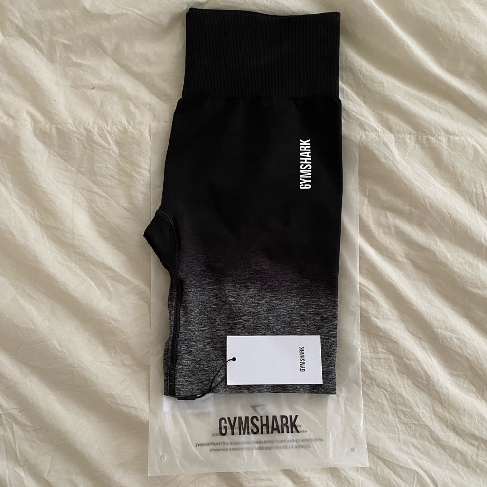 Gymshark Ombré seamless short in black